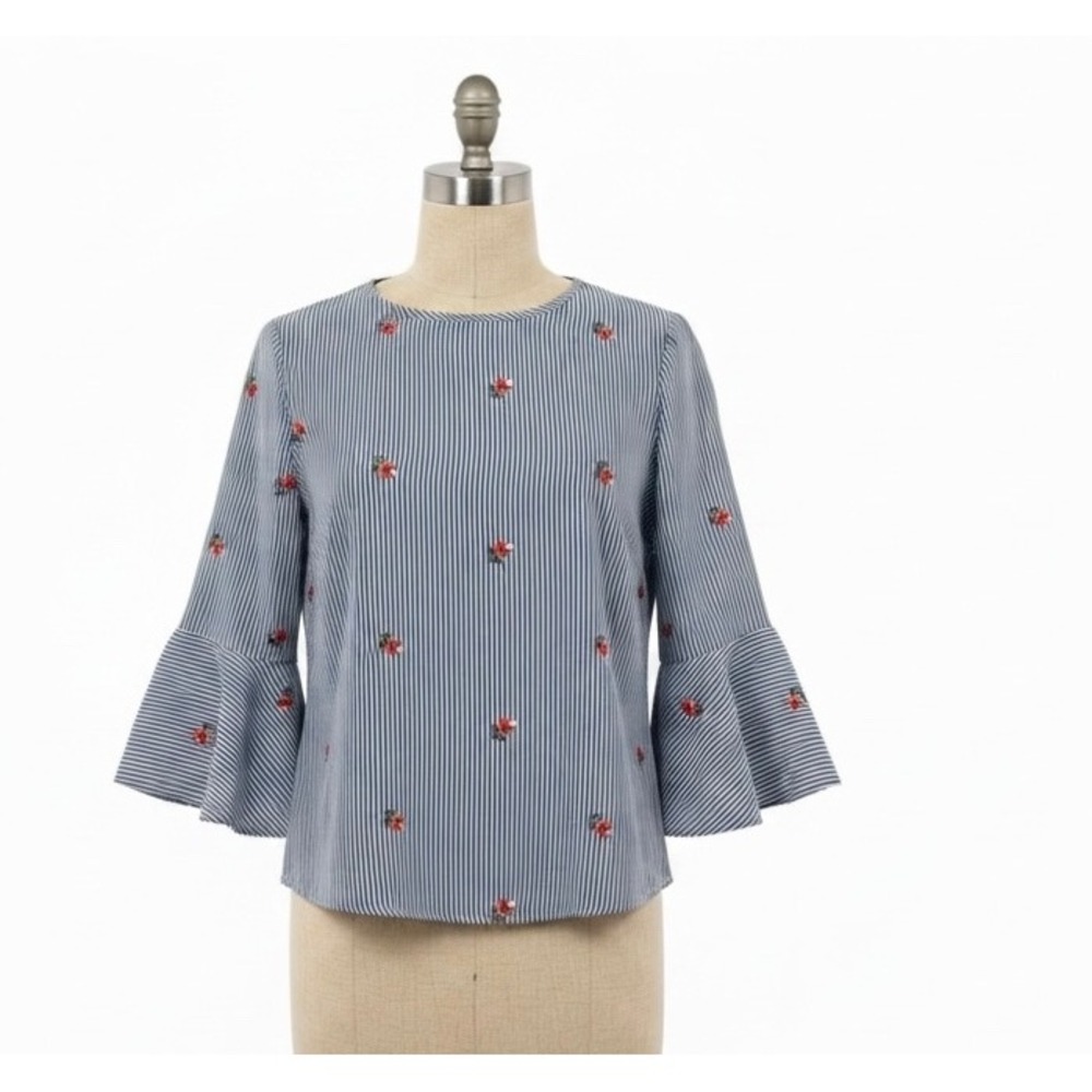 Kontrol Contemporary Blue White Striped‎ Floral Embroidered Bell Sleeve Medium